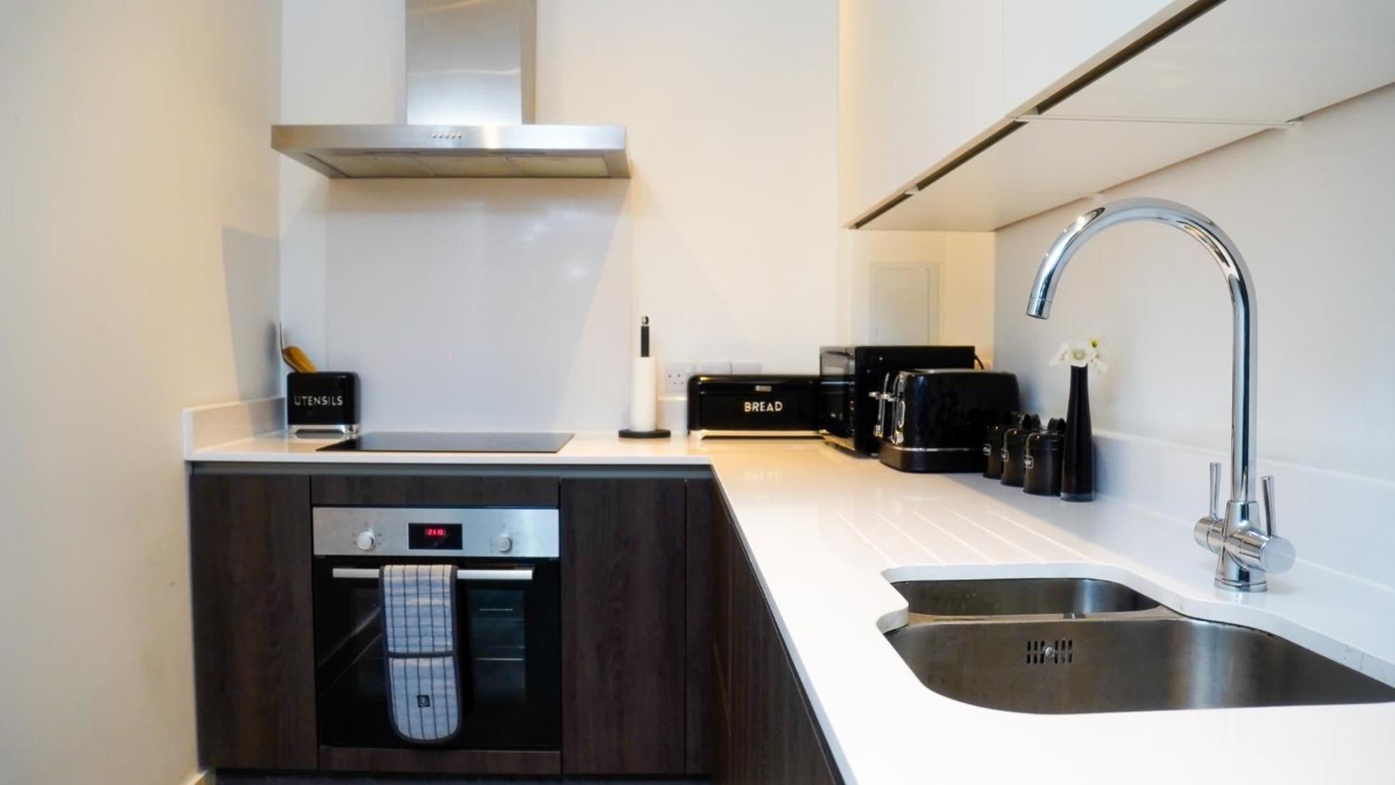Manchester City Centre Apt With Balcony & Free Parking - Including Free 1-Hour Late Check-Out For Bookings On The 29Th 31St May, Justeat Voucher For 2-Night Stays Minimum! Buitenkant foto