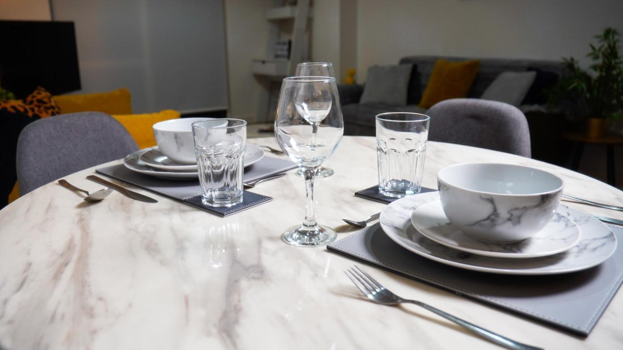Manchester City Centre Apt With Balcony & Free Parking - Including Free 1-Hour Late Check-Out For Bookings On The 29Th 31St May, Justeat Voucher For 2-Night Stays Minimum! Buitenkant foto